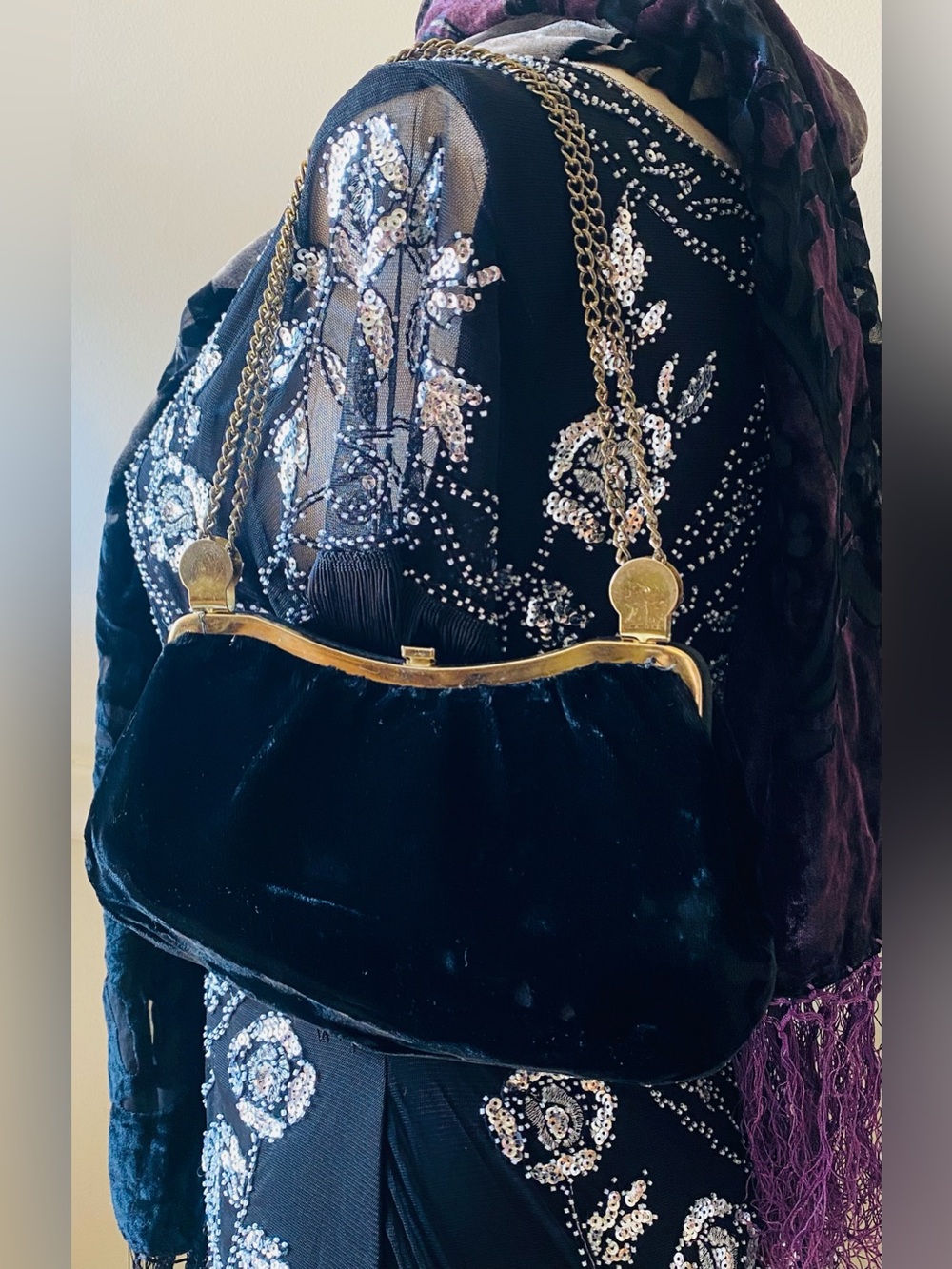 Vintage Black Velvet Chain-Handle Evening Bag with Gold Hardware - Picture 2 of 4